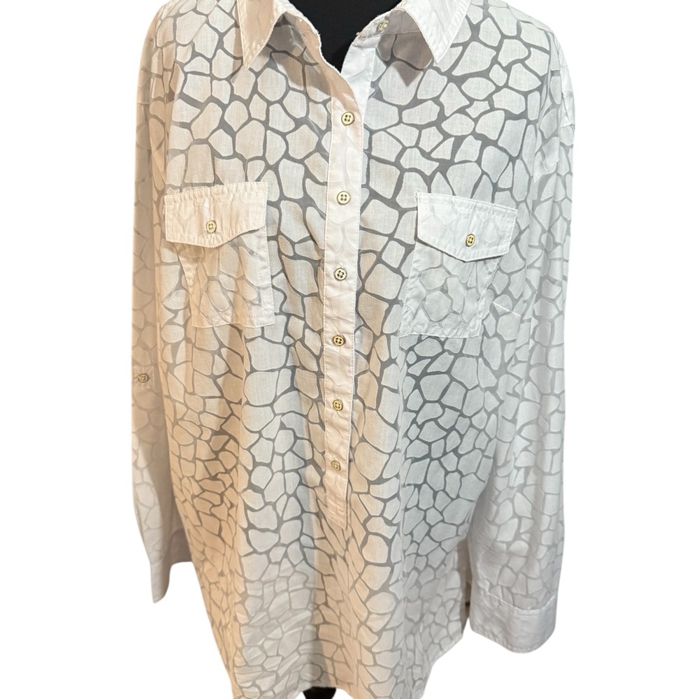Dana Buchman Cream and Gray Patterned Shirt
